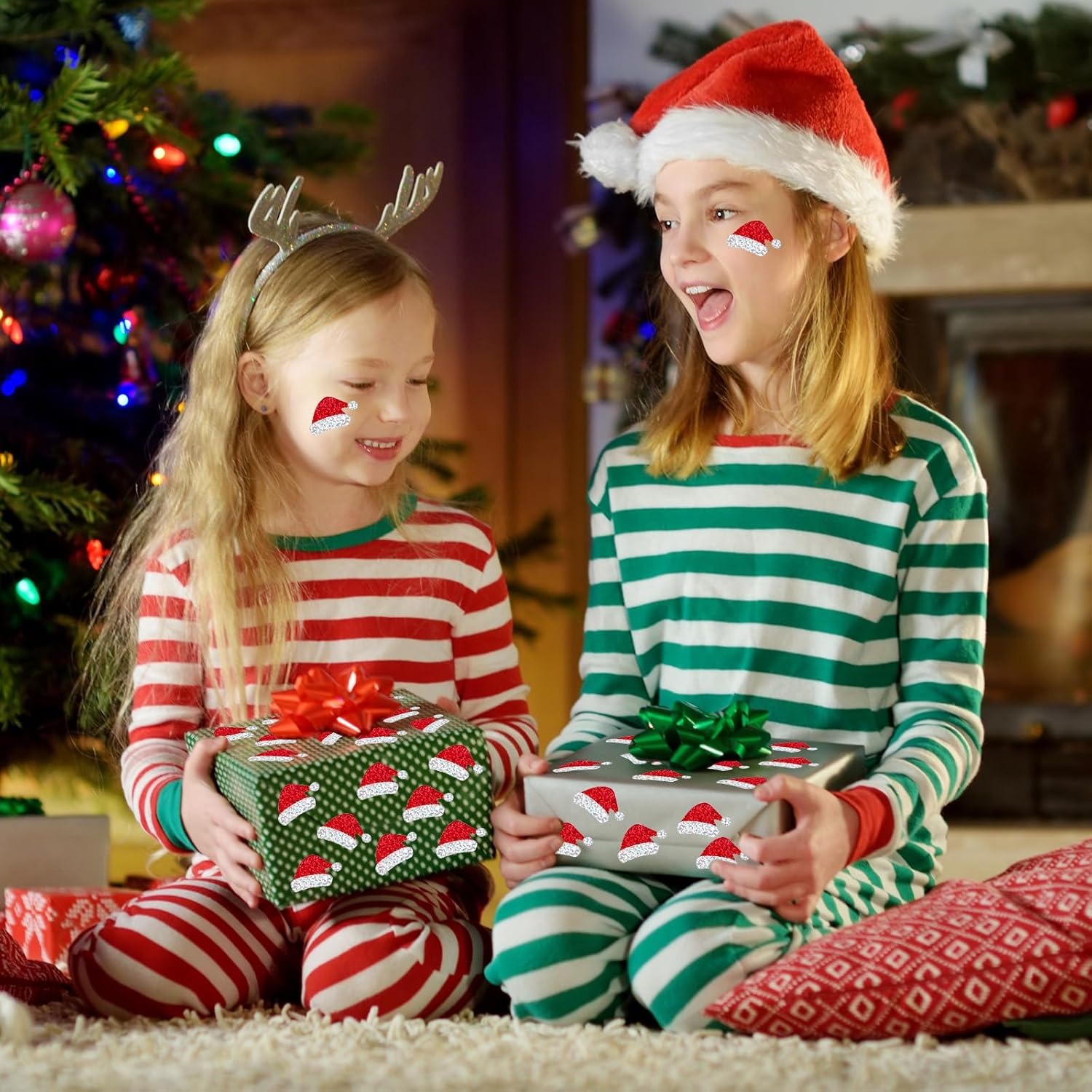 500Pcs Christmas Hat Stickers  - Eve Party 评论和价格
