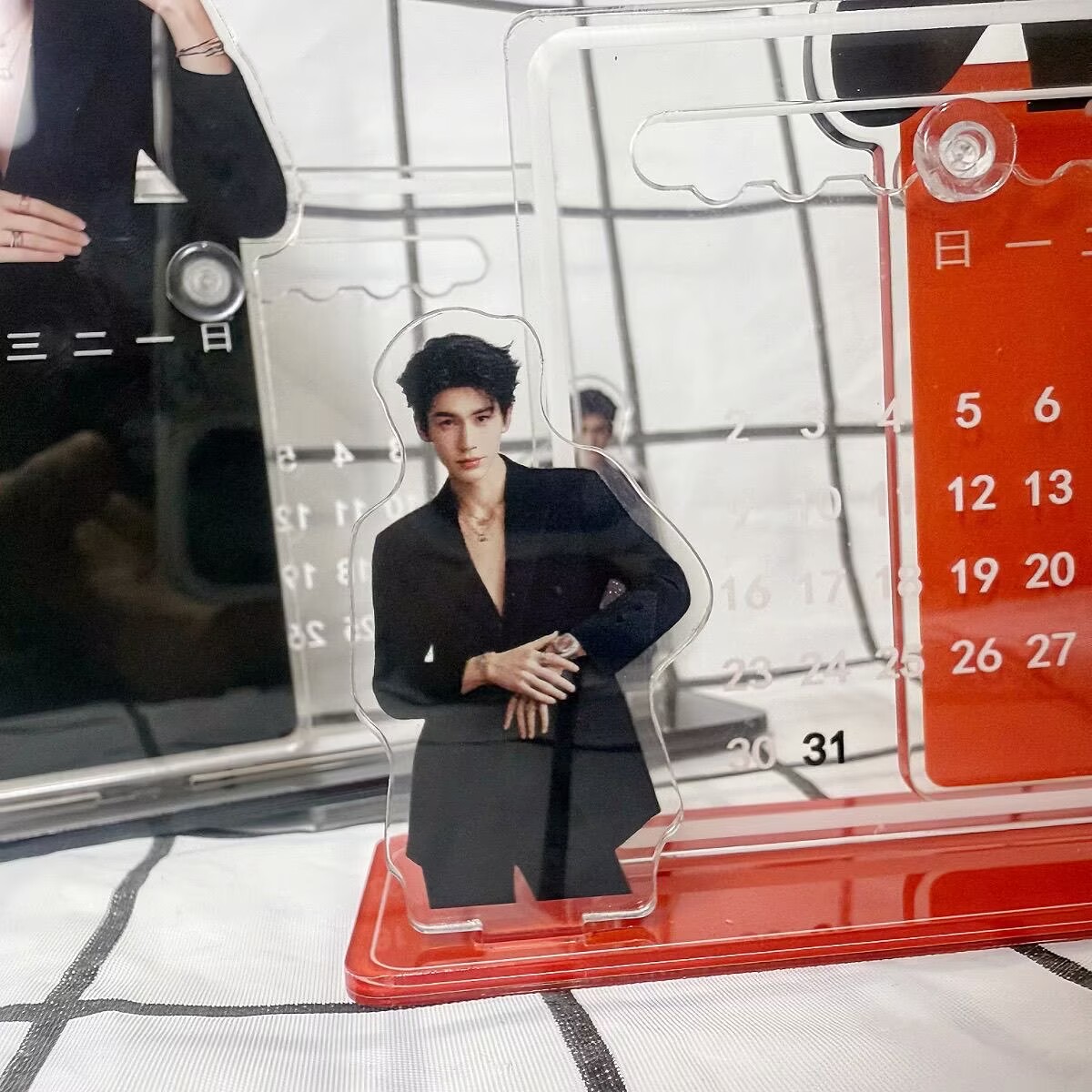 Zhang Linghe's 3D calendar orn - Supply Event 评论和价格